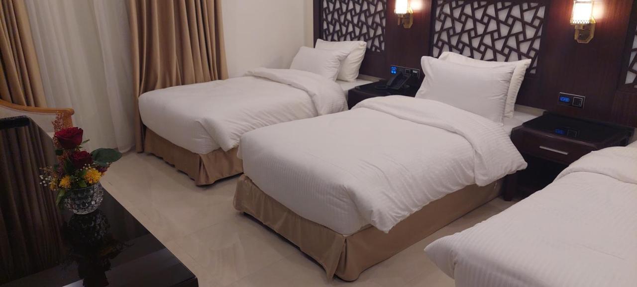 Petra Elite Hotel Вади Муса Екстериор снимка