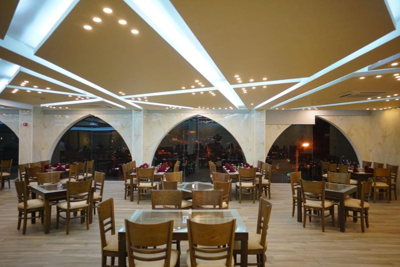 Petra Elite Hotel Вади Муса Екстериор снимка