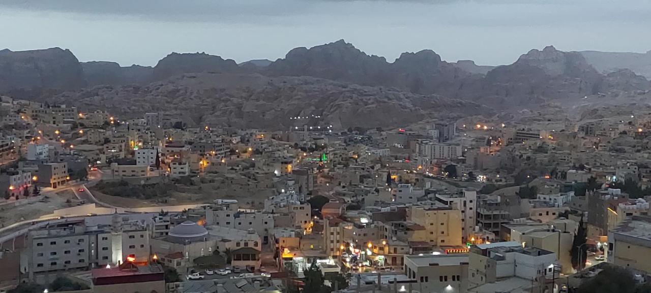Petra Elite Hotel Вади Муса Екстериор снимка