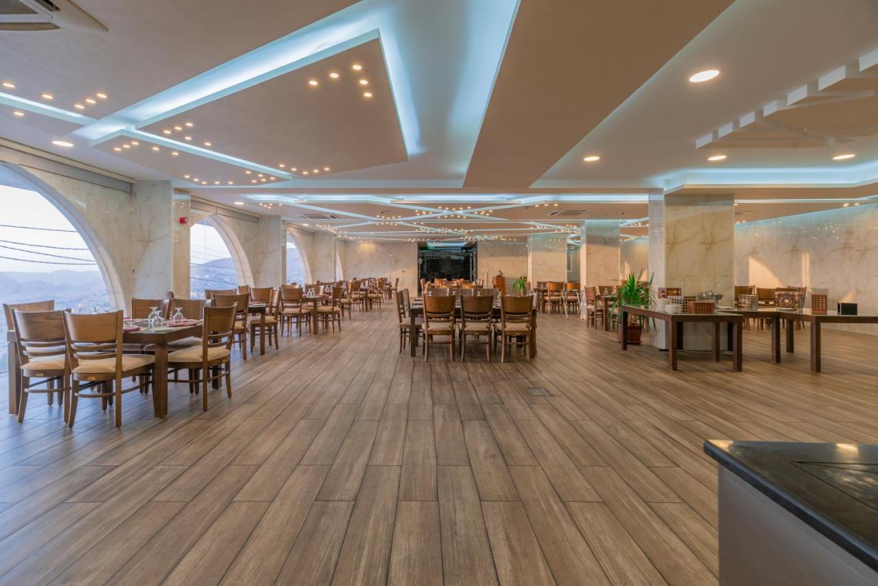Petra Elite Hotel Вади Муса Екстериор снимка