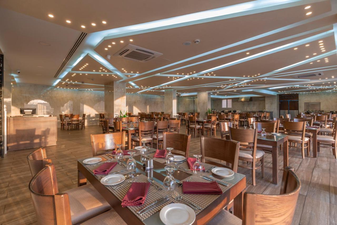 Petra Elite Hotel Вади Муса Екстериор снимка